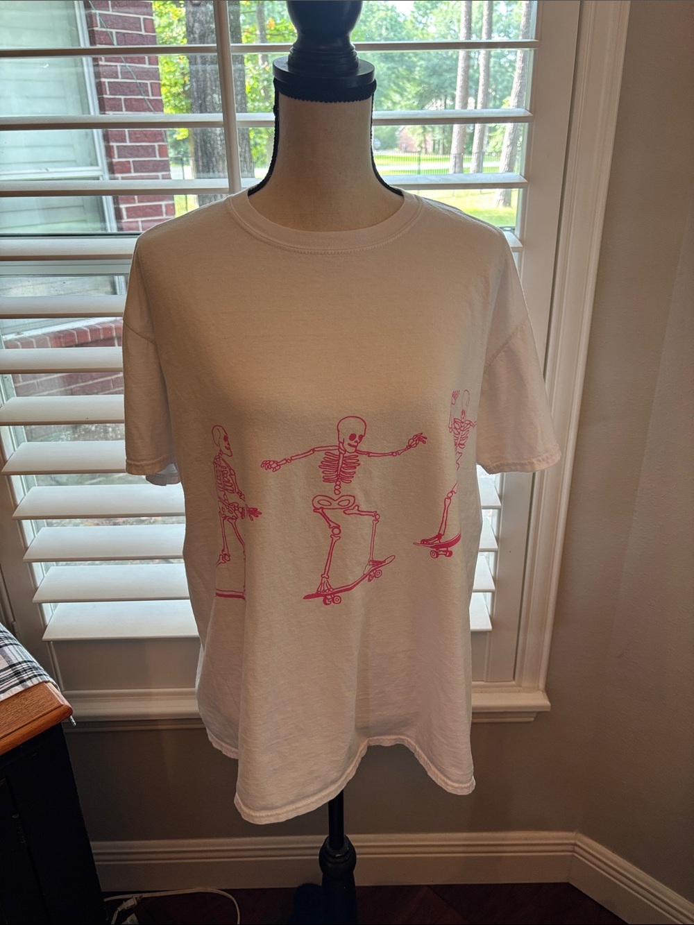 Project Social- Urban Outfitters-White Tee c Pink Skateboarding Skeletons - OS